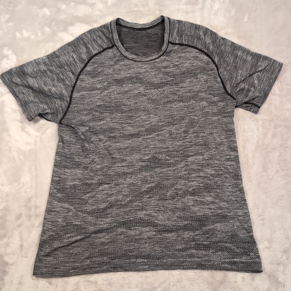 Lululemon Metal Vent Tech Shirt Mens Extra Large Gray Camo Excellent Gym Top